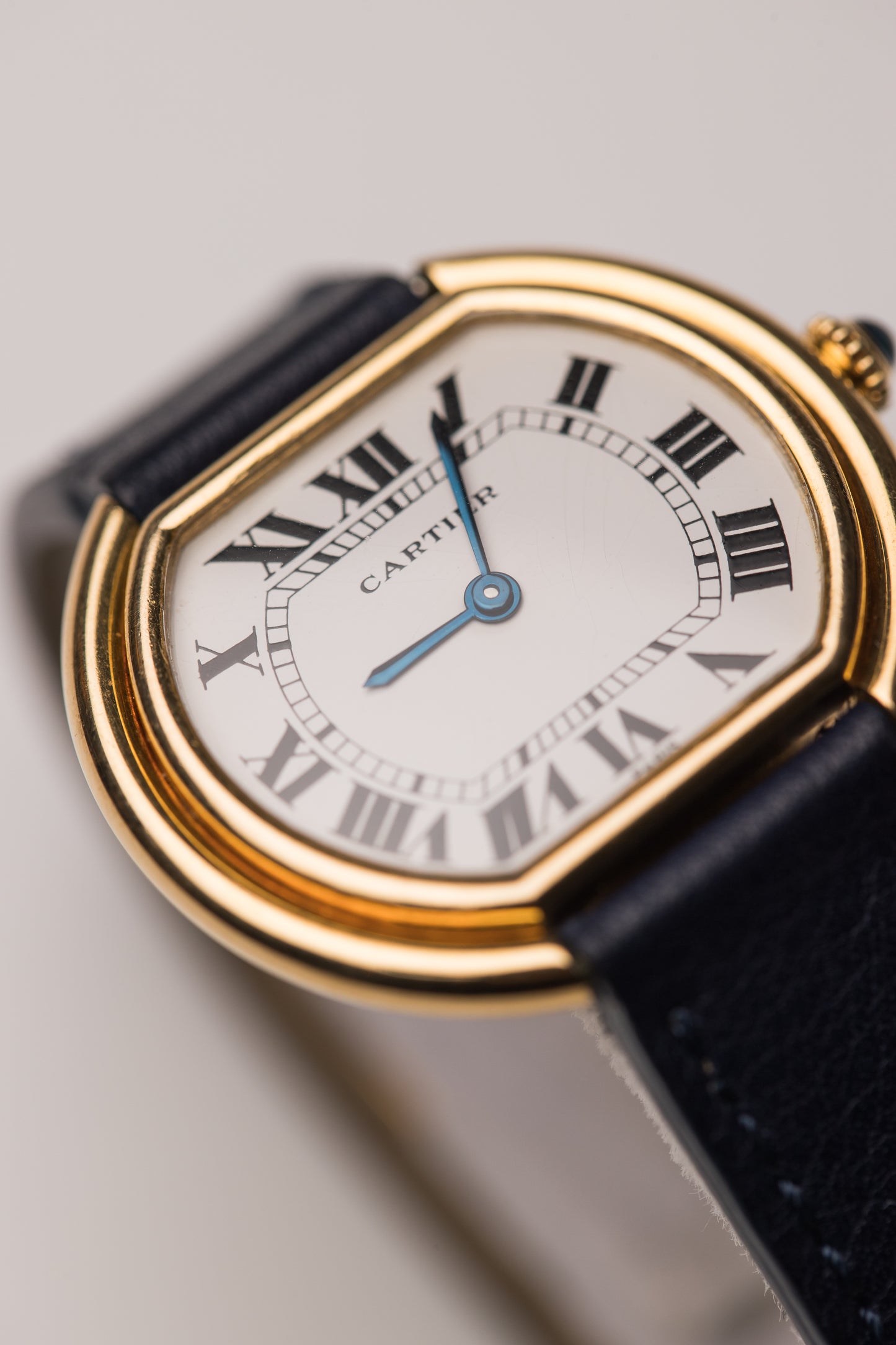 Cartier Ellipse GM 18k Gold